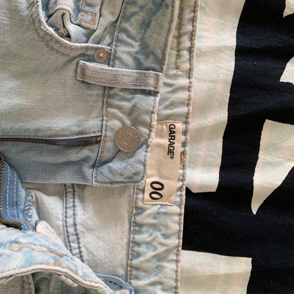 Garage Light Wash Mom Jeans - in good condition - Picture 3 of 3